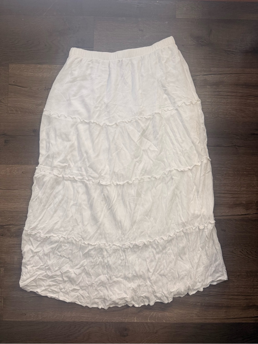 Hollister White Tiered Crinkle Midi Skirt